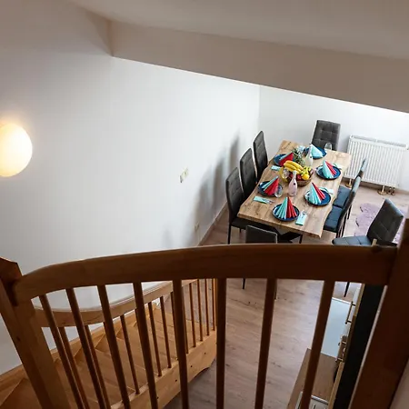 Deluxe Elephant Penthouse Apartment *